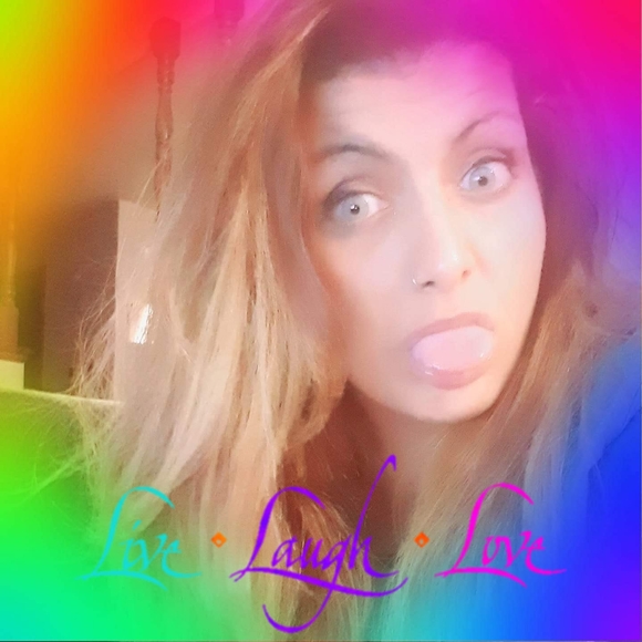 Meet your Posher, Christina - Picture 1 of 1